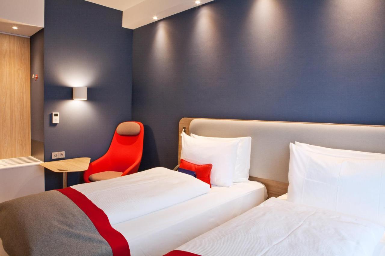 Holiday Inn Express - Saarbruecken By Ihg Bagian luar foto