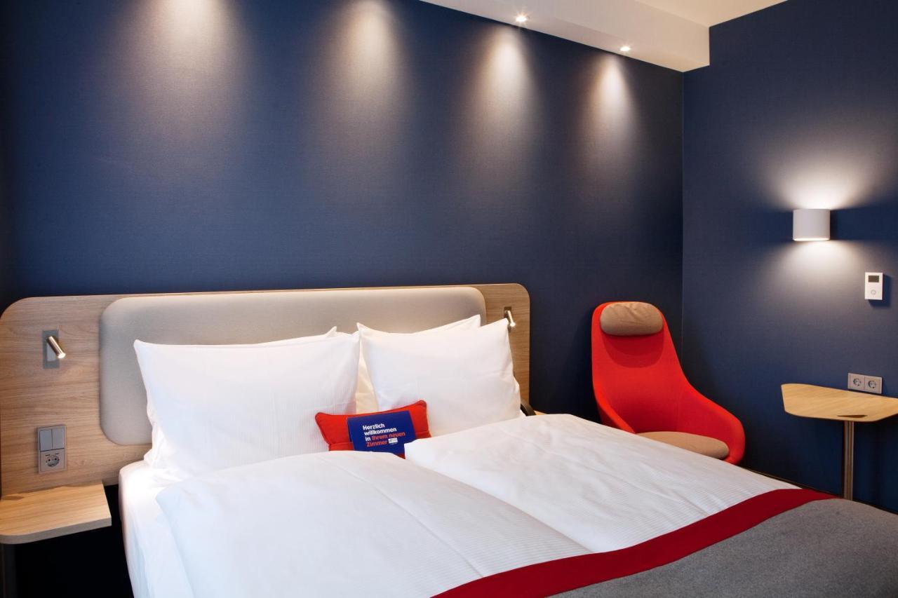 Holiday Inn Express - Saarbruecken By Ihg Bagian luar foto