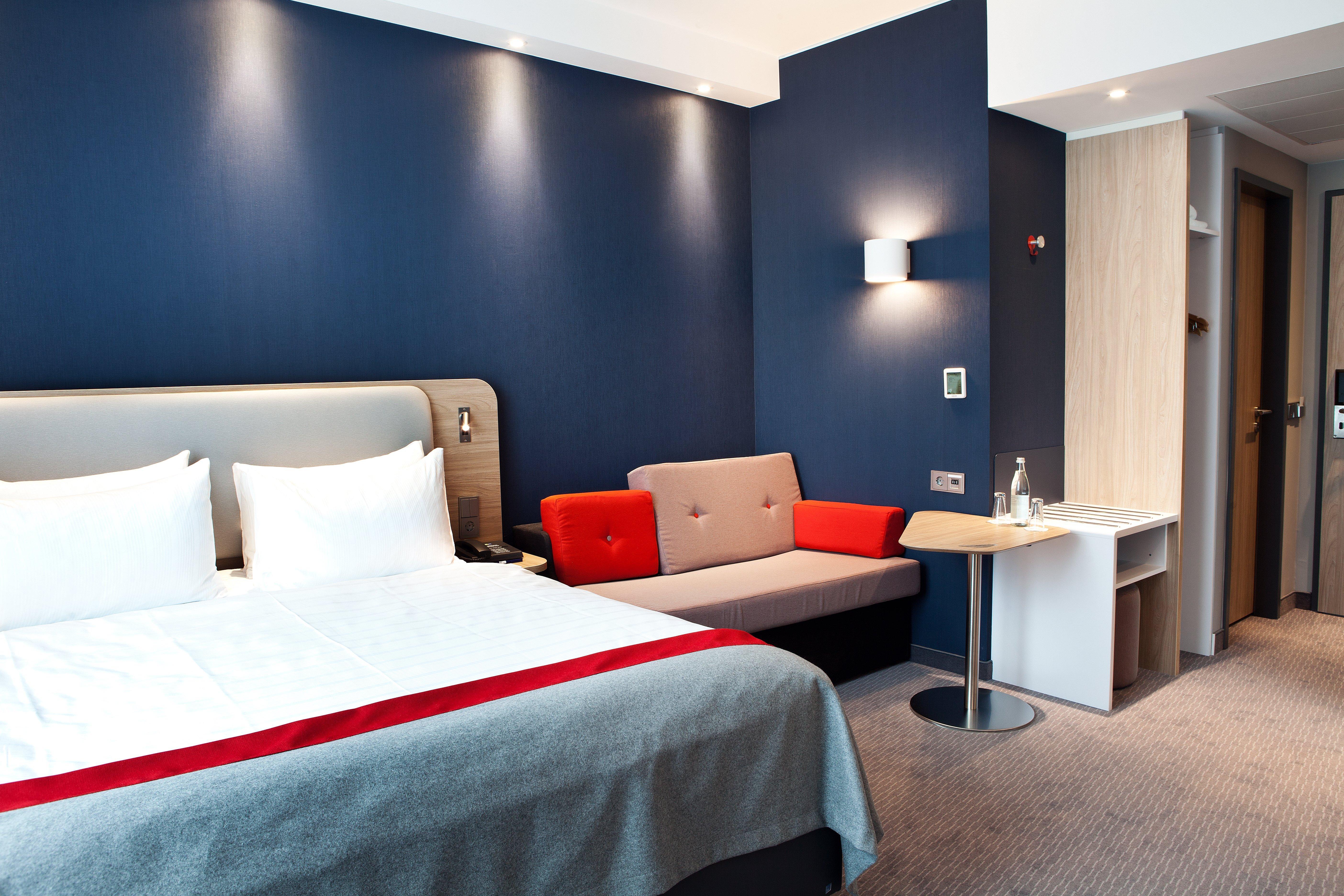 Holiday Inn Express - Saarbruecken By Ihg Bagian luar foto