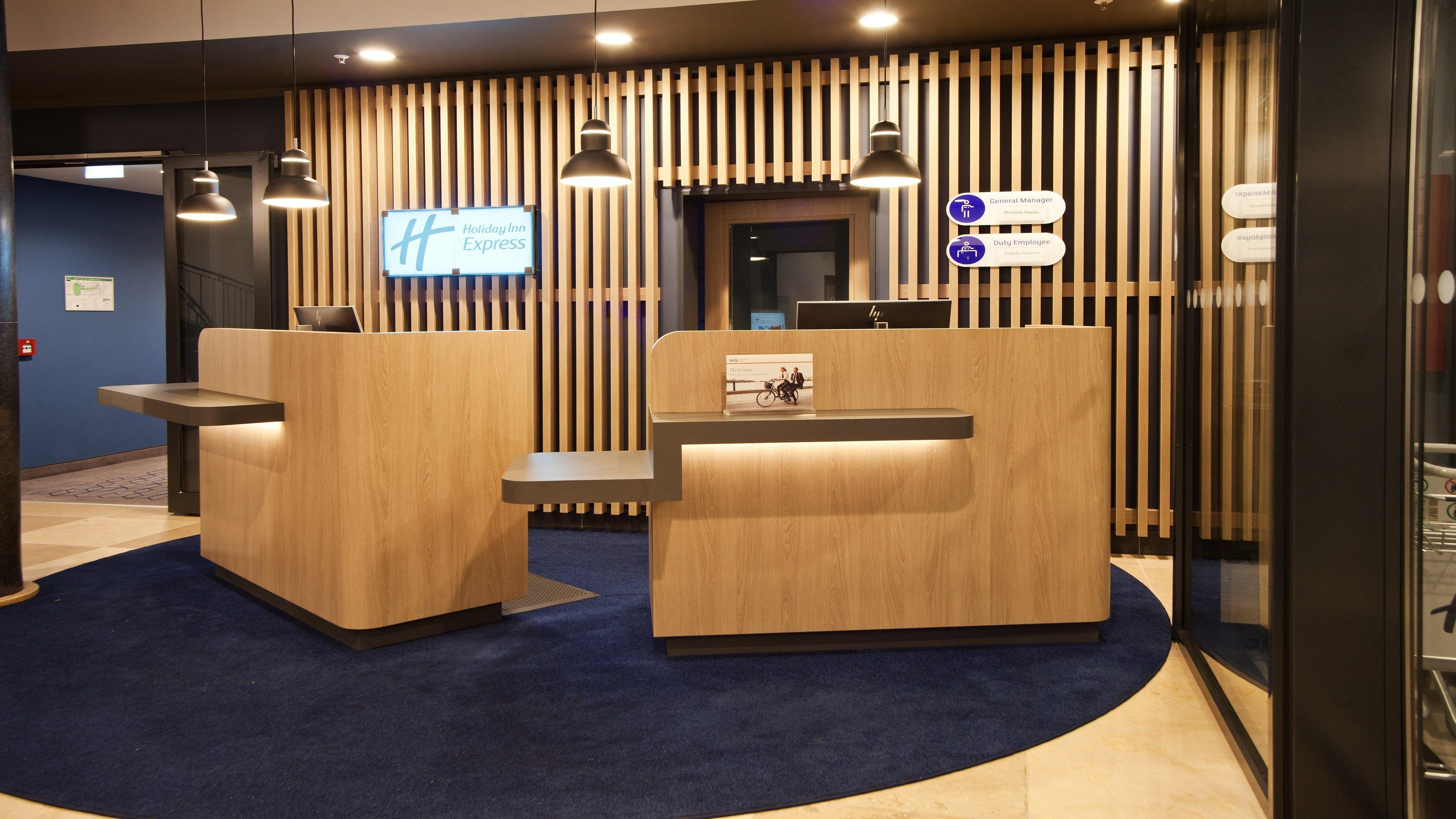Holiday Inn Express - Saarbruecken By Ihg Bagian luar foto