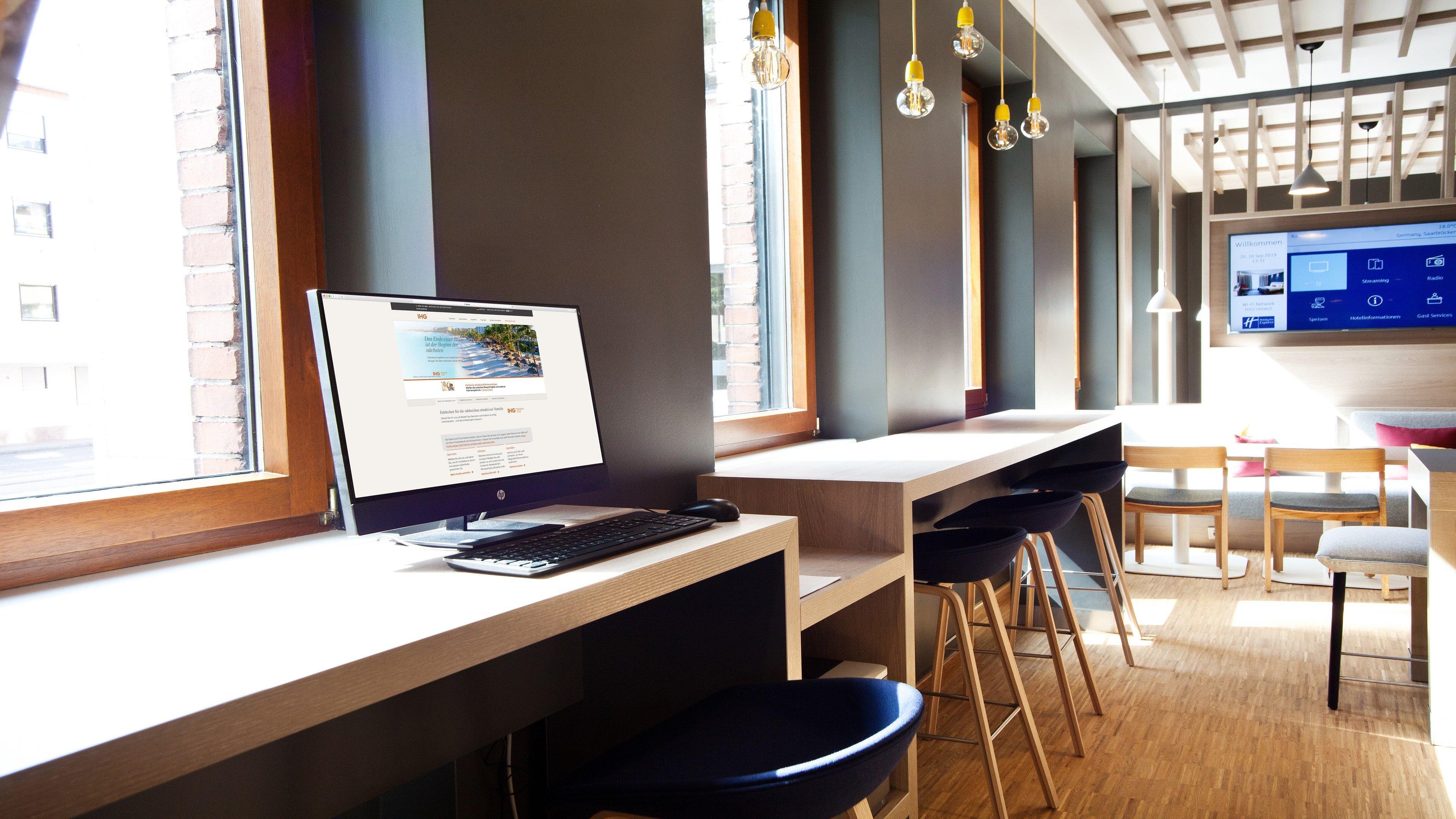 Holiday Inn Express - Saarbruecken By Ihg Bagian luar foto