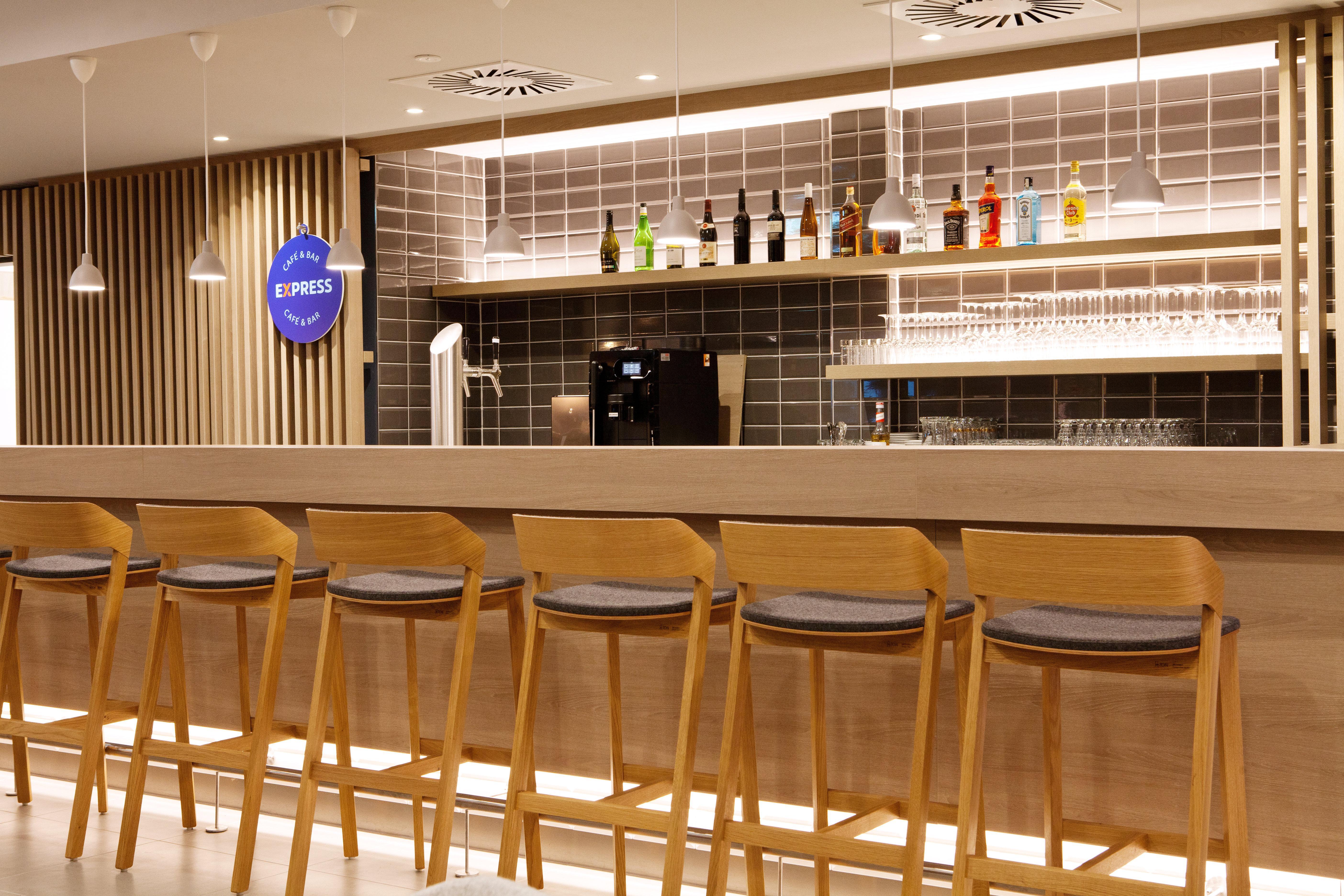 Holiday Inn Express - Saarbruecken By Ihg Bagian luar foto